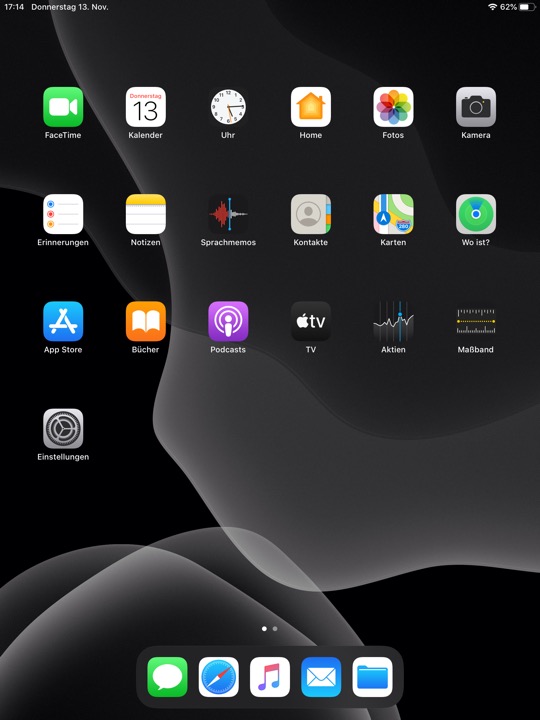 Home Screen Dark Portrait on iPad (7th generation) running iPadOS 13