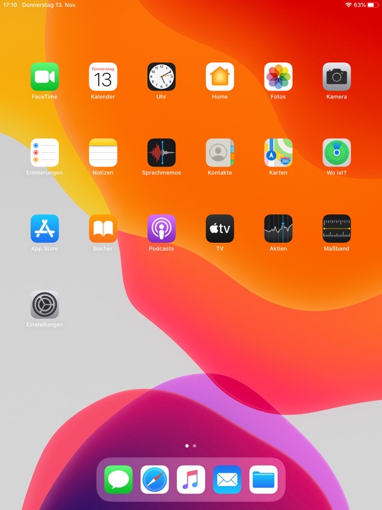 Home Screen Light Portrait on iPad (7th generation) running iPadOS 13