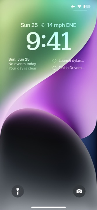 Black Lock Screen on iPhone 14 running iOS 16