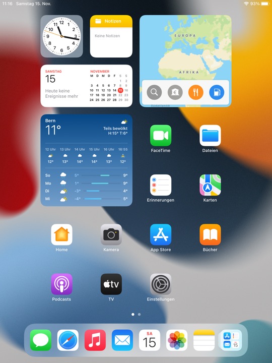Home Screen Light Portrait on iPad 9.7-inch + 7.9-inch running iPadOS 15